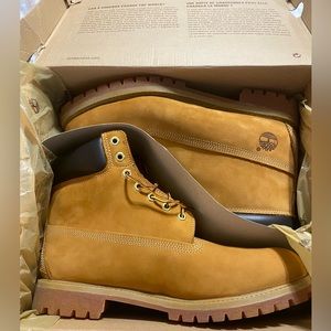 Men’s Timberland premium 6-Inch Waterproof boot, color Wheat Nubuck, size 13